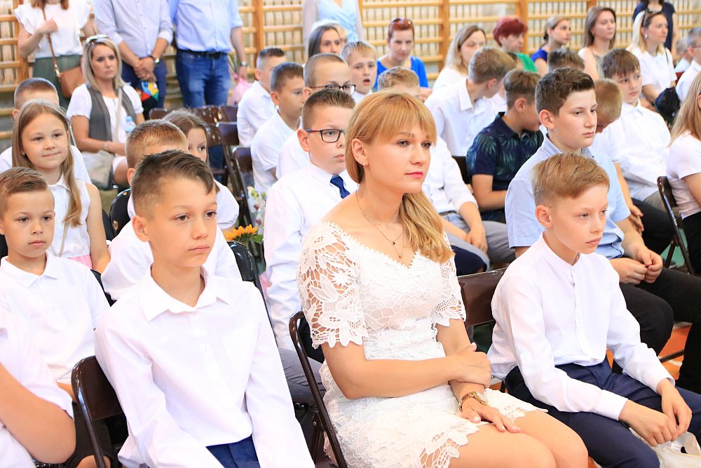 Zakończenie roku szkolnego w Szkole Podstawowej nr 5 [24.06.2022] - zdjęcie #47 - eOstroleka.pl