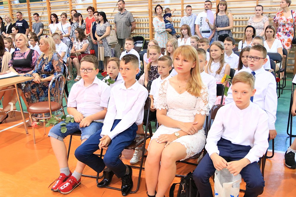 Zakończenie roku szkolnego w Szkole Podstawowej nr 5 [24.06.2022] - zdjęcie #45 - eOstroleka.pl