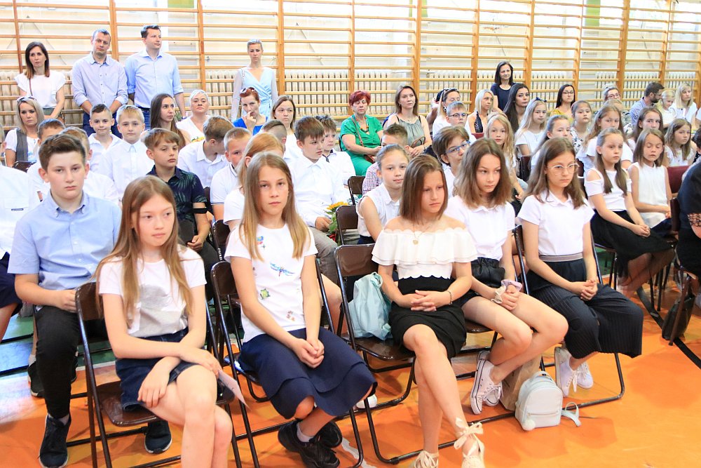 Zakończenie roku szkolnego w Szkole Podstawowej nr 5 [24.06.2022] - zdjęcie #44 - eOstroleka.pl