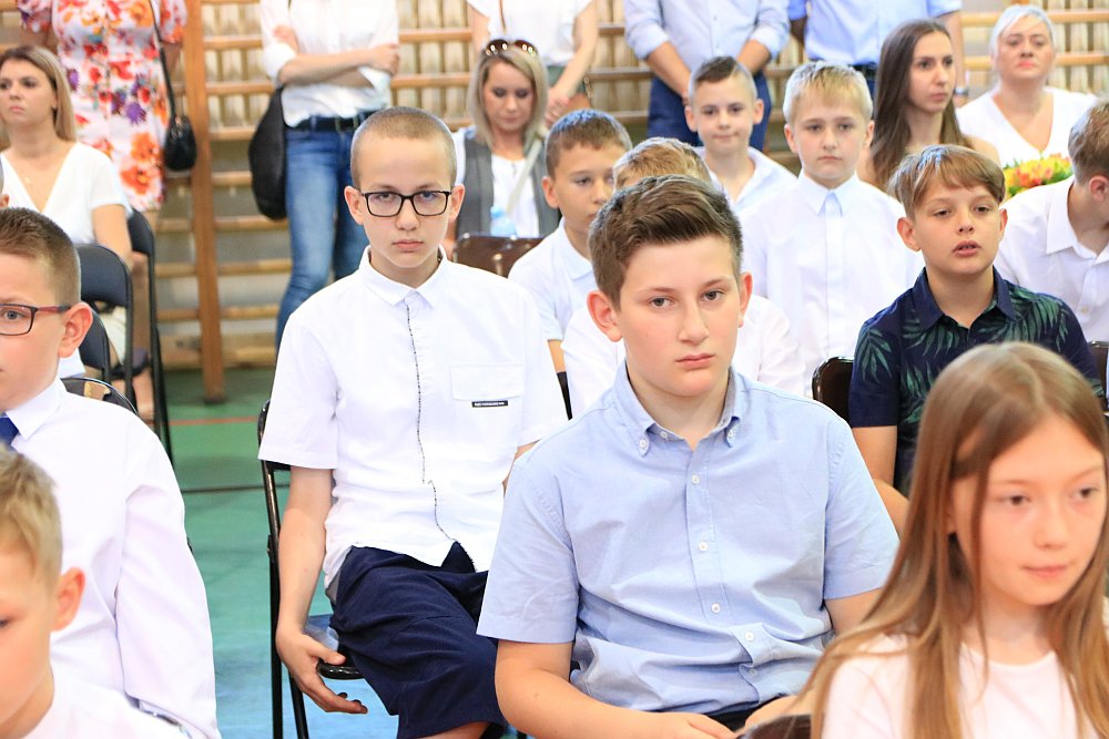 Zakończenie roku szkolnego w Szkole Podstawowej nr 5 [24.06.2022] - zdjęcie #43 - eOstroleka.pl