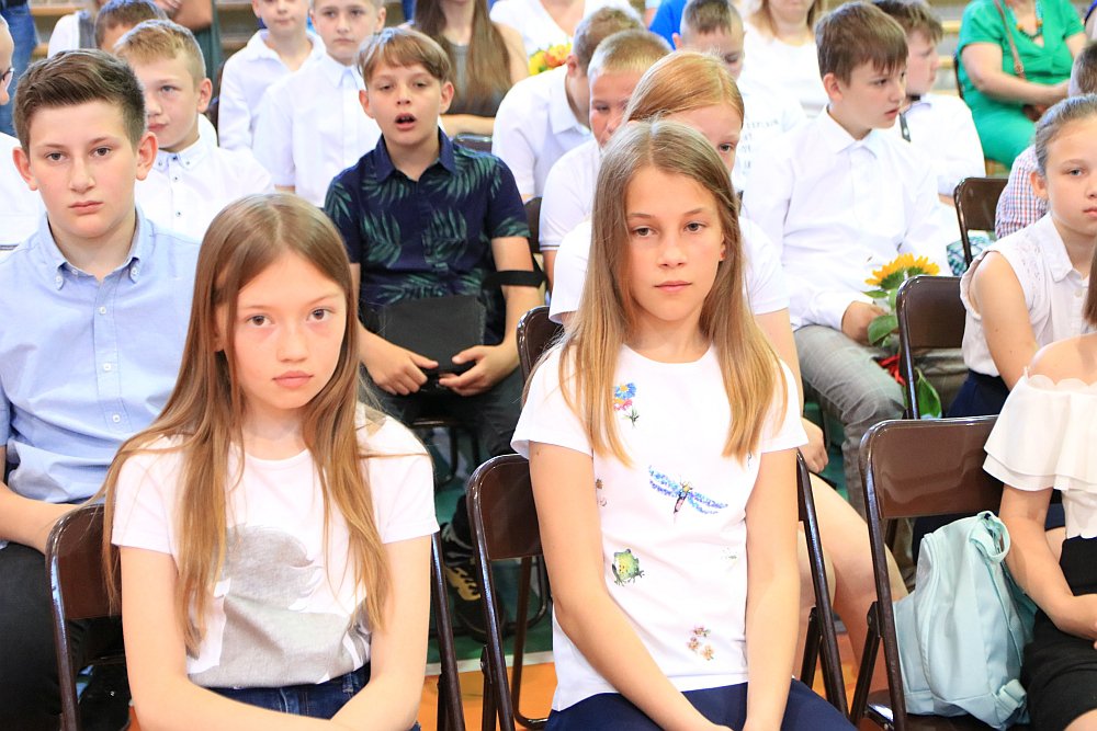 Zakończenie roku szkolnego w Szkole Podstawowej nr 5 [24.06.2022] - zdjęcie #42 - eOstroleka.pl