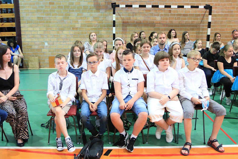 Zakończenie roku szkolnego w Szkole Podstawowej nr 5 [24.06.2022] - zdjęcie #34 - eOstroleka.pl