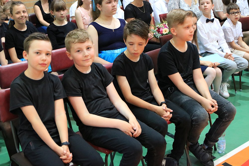 Zakończenie roku szkolnego w Szkole Podstawowej nr 5 [24.06.2022] - zdjęcie #28 - eOstroleka.pl