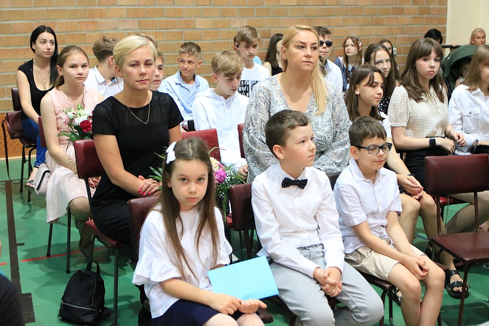 Zakończenie roku szkolnego w Szkole Podstawowej nr 5 [24.06.2022] - zdjęcie #26 - eOstroleka.pl