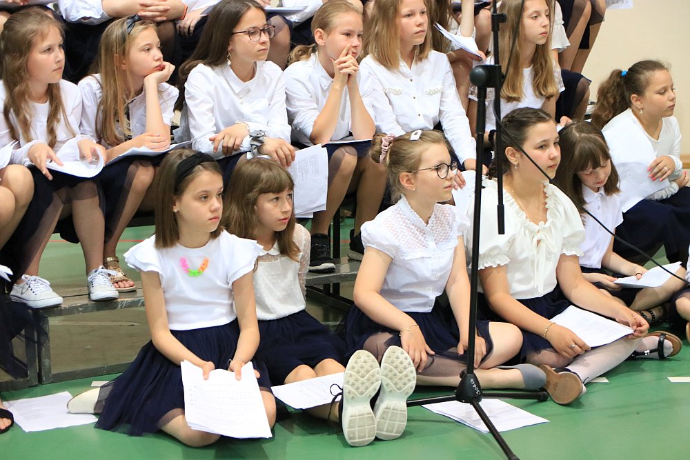 Zakończenie roku szkolnego w Szkole Podstawowej nr 5 [24.06.2022] - zdjęcie #22 - eOstroleka.pl