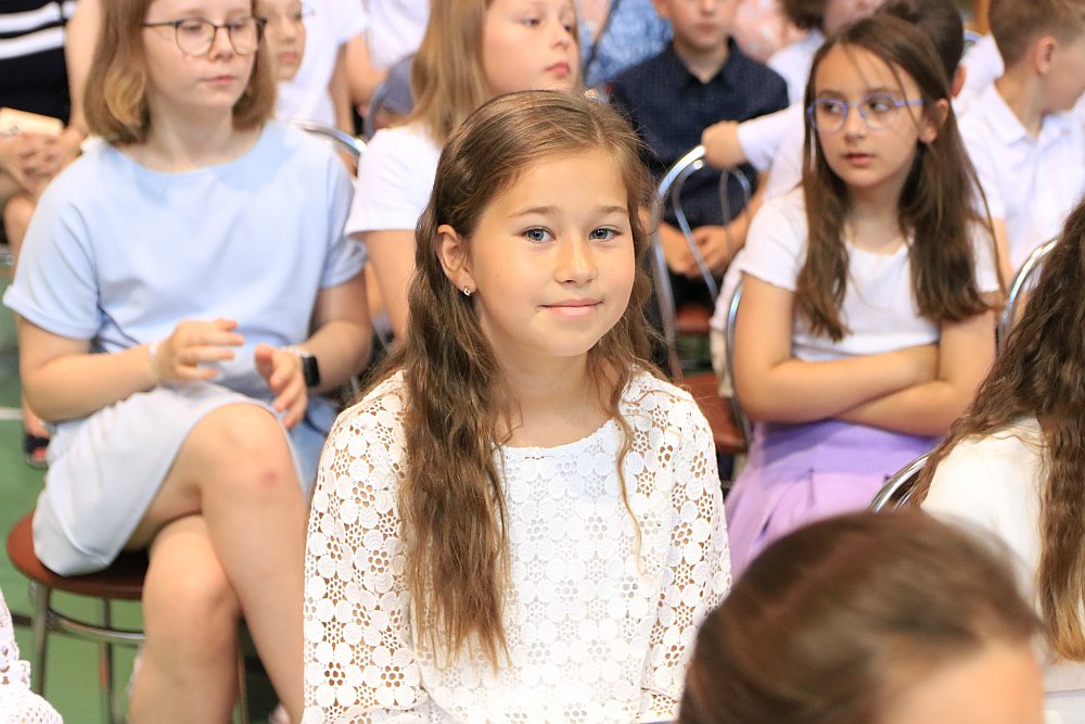 Zakończenie roku szkolnego w Szkole Podstawowej nr 5 [24.06.2022] - zdjęcie #10 - eOstroleka.pl