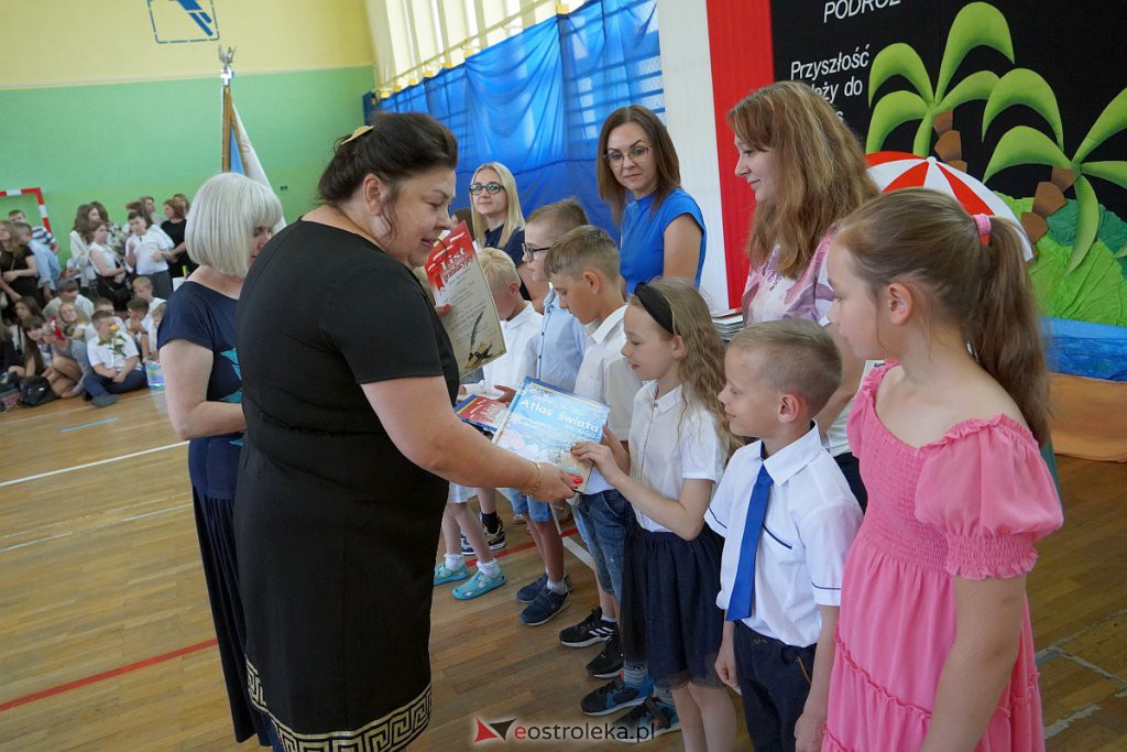Zakończenie roku szkolnego w Szkole Podstawowej nr 2 [24.06.2022] - zdjęcie #30 - eOstroleka.pl
