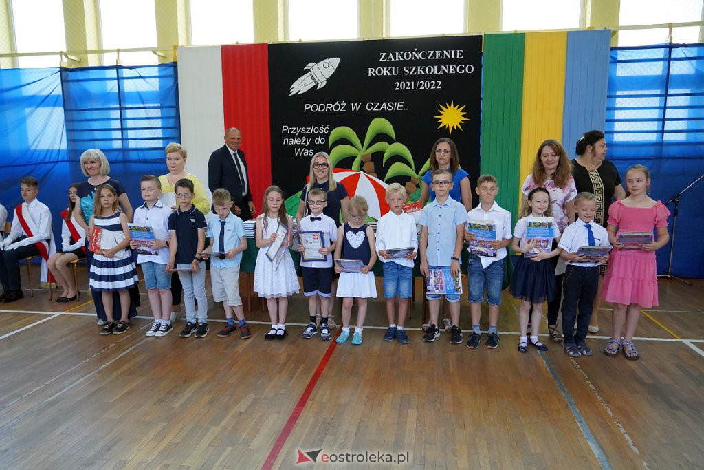 Zakończenie roku szkolnego w Szkole Podstawowej nr 2 [24.06.2022] - zdjęcie #32 - eOstroleka.pl