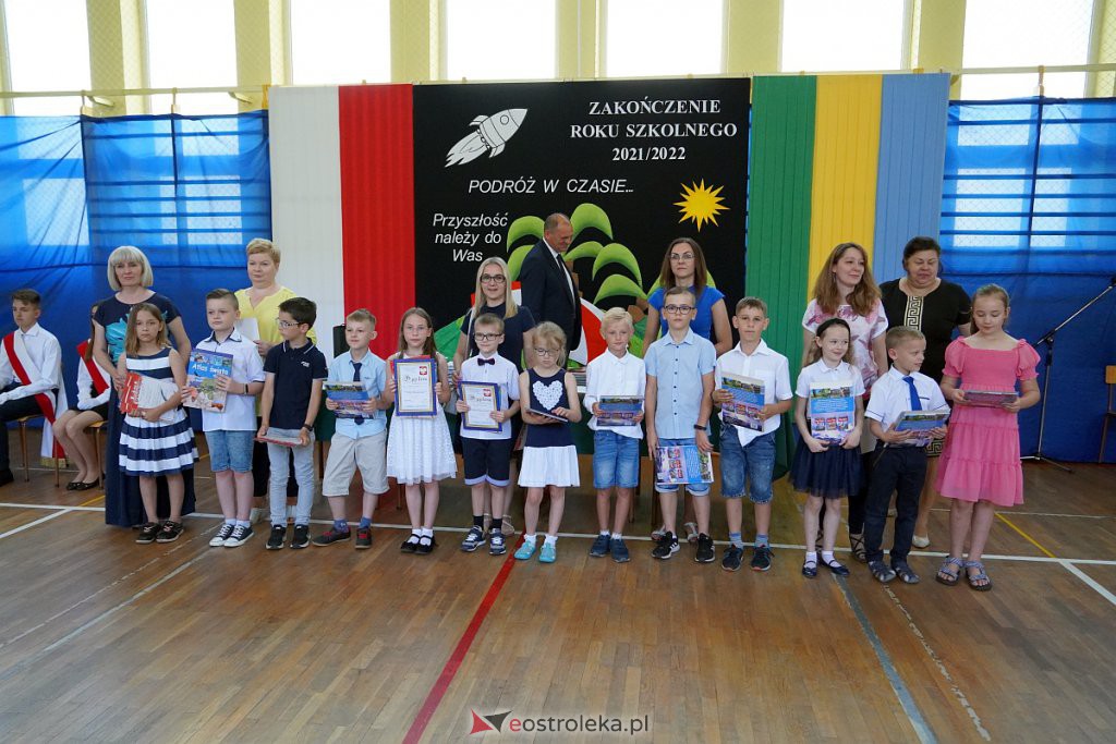 Zakończenie roku szkolnego w Szkole Podstawowej nr 2 [24.06.2022] - zdjęcie #33 - eOstroleka.pl
