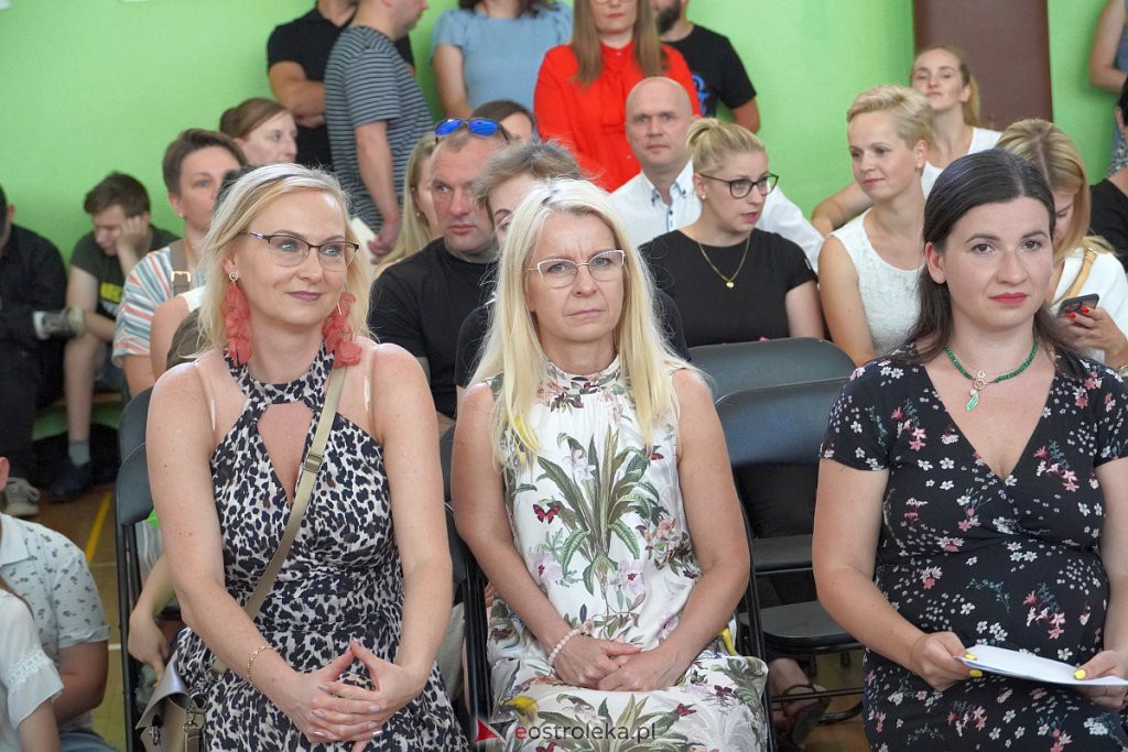 Zakończenie roku szkolnego w Szkole Podstawowej nr 2 [24.06.2022] - zdjęcie #95 - eOstroleka.pl