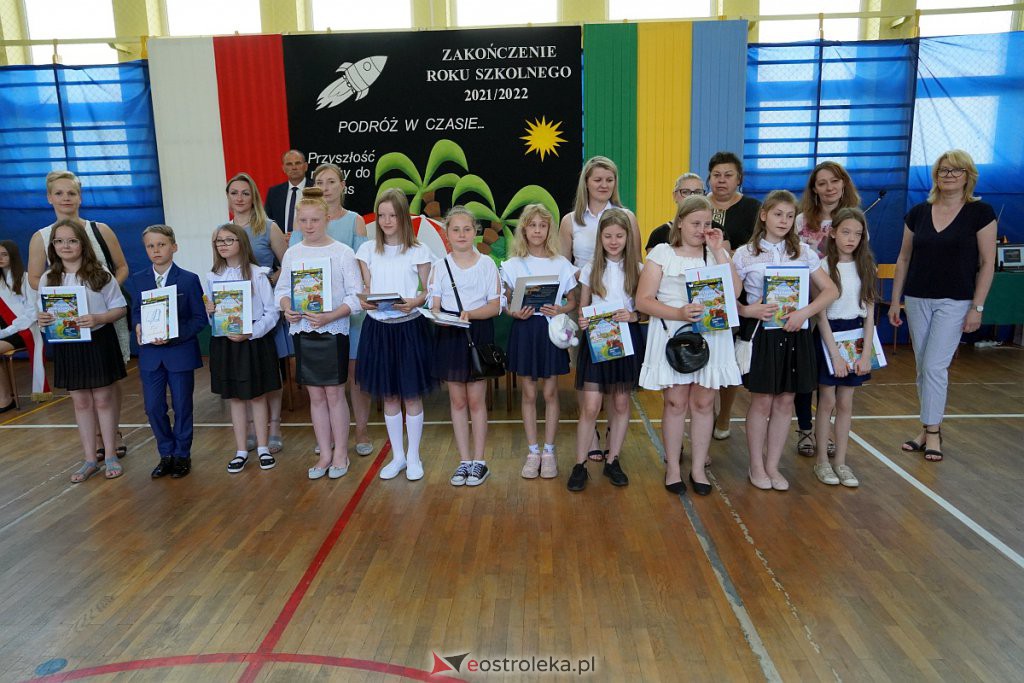 Zakończenie roku szkolnego w Szkole Podstawowej nr 2 [24.06.2022] - zdjęcie #67 - eOstroleka.pl