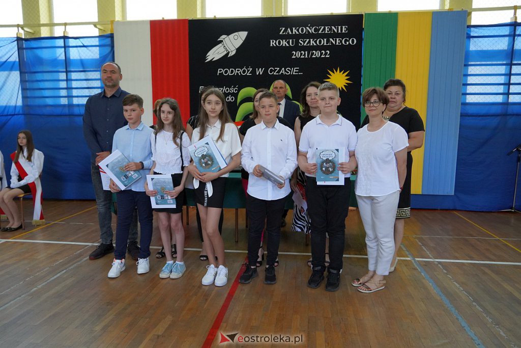 Zakończenie roku szkolnego w Szkole Podstawowej nr 2 [24.06.2022] - zdjęcie #51 - eOstroleka.pl