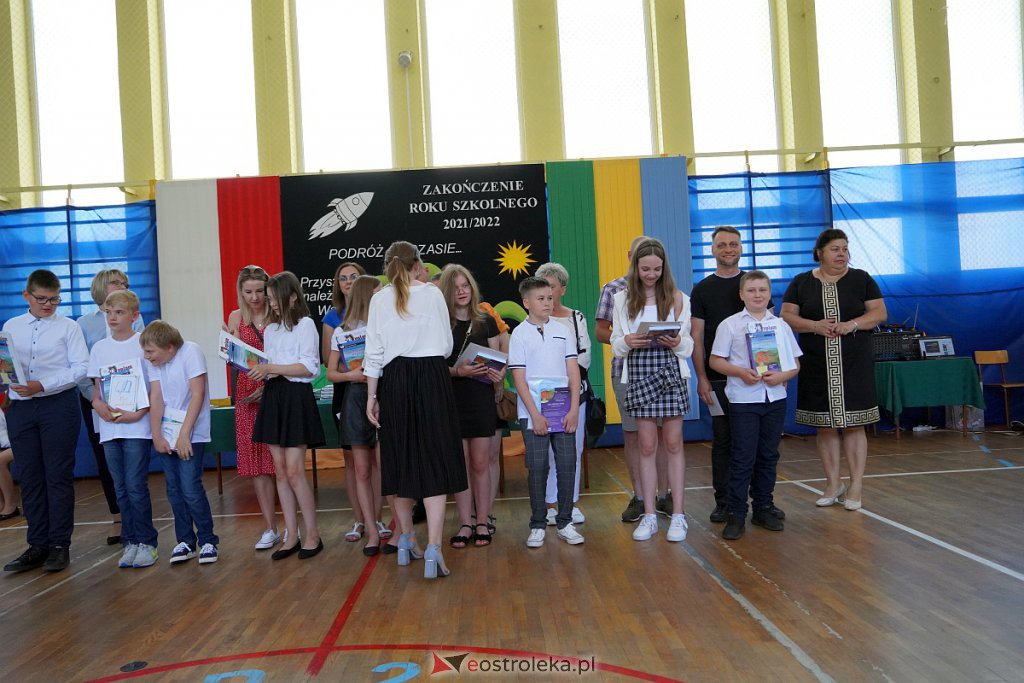 Zakończenie roku szkolnego w Szkole Podstawowej nr 2 [24.06.2022] - zdjęcie #45 - eOstroleka.pl
