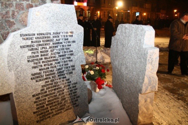 Pamięci Żołnierzy Wyklętych (01-03-2011) - zdjęcie #31 - eOstroleka.pl