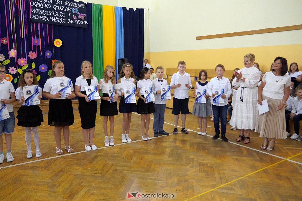 Zakończenie roku szkolnego klas 3 w Szkole Podstawowej nr 6 [24.06.2022] - zdjęcie #37 - eOstroleka.pl