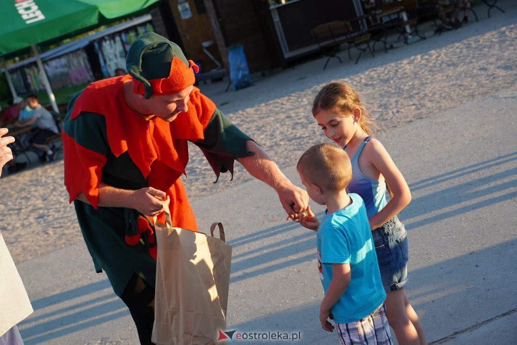 Pół roku do świąt - Święty Mikołaj na plaży w Ostrołęce [24.06.2022] - zdjęcie #15 - eOstroleka.pl