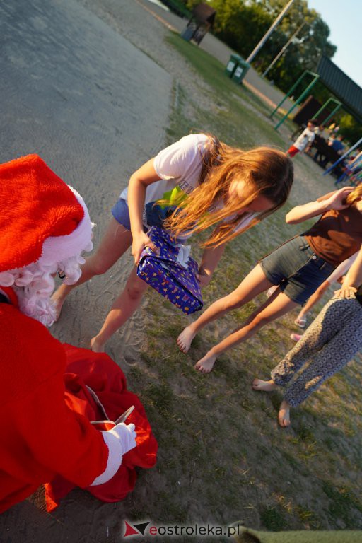Pół roku do świąt - Święty Mikołaj na plaży w Ostrołęce [24.06.2022] - zdjęcie #29 - eOstroleka.pl