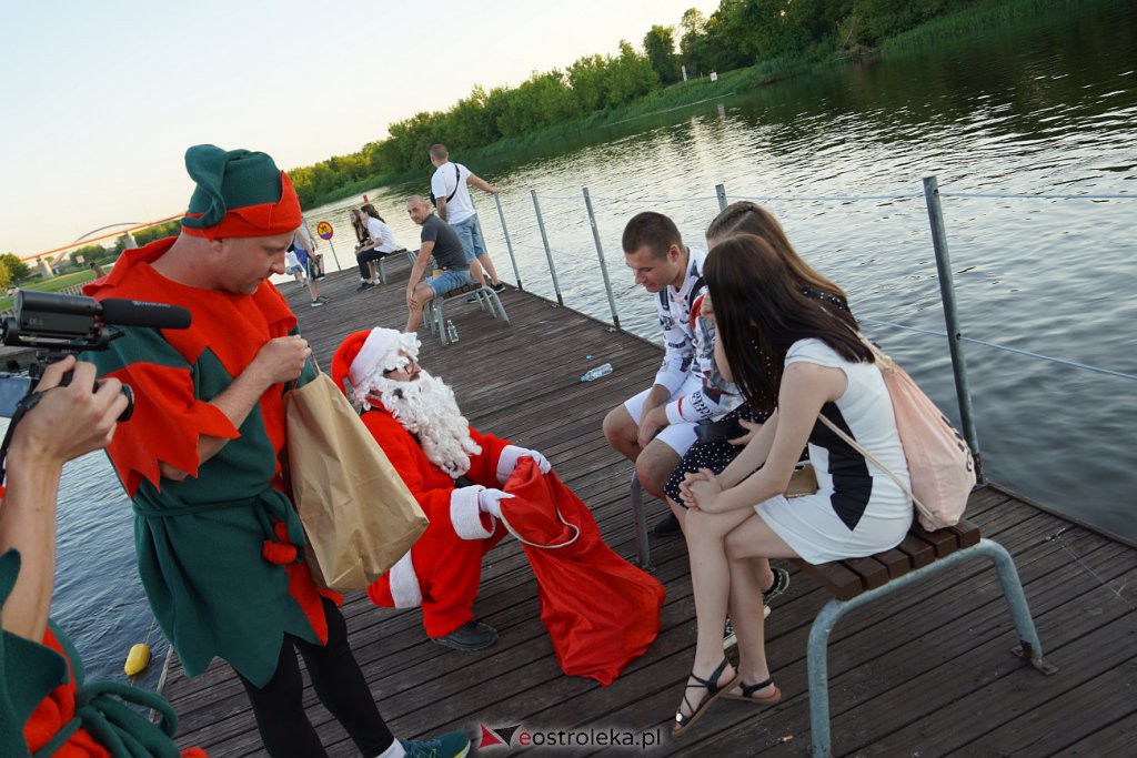 Pół roku do świąt - Święty Mikołaj na plaży w Ostrołęce [24.06.2022] - zdjęcie #49 - eOstroleka.pl