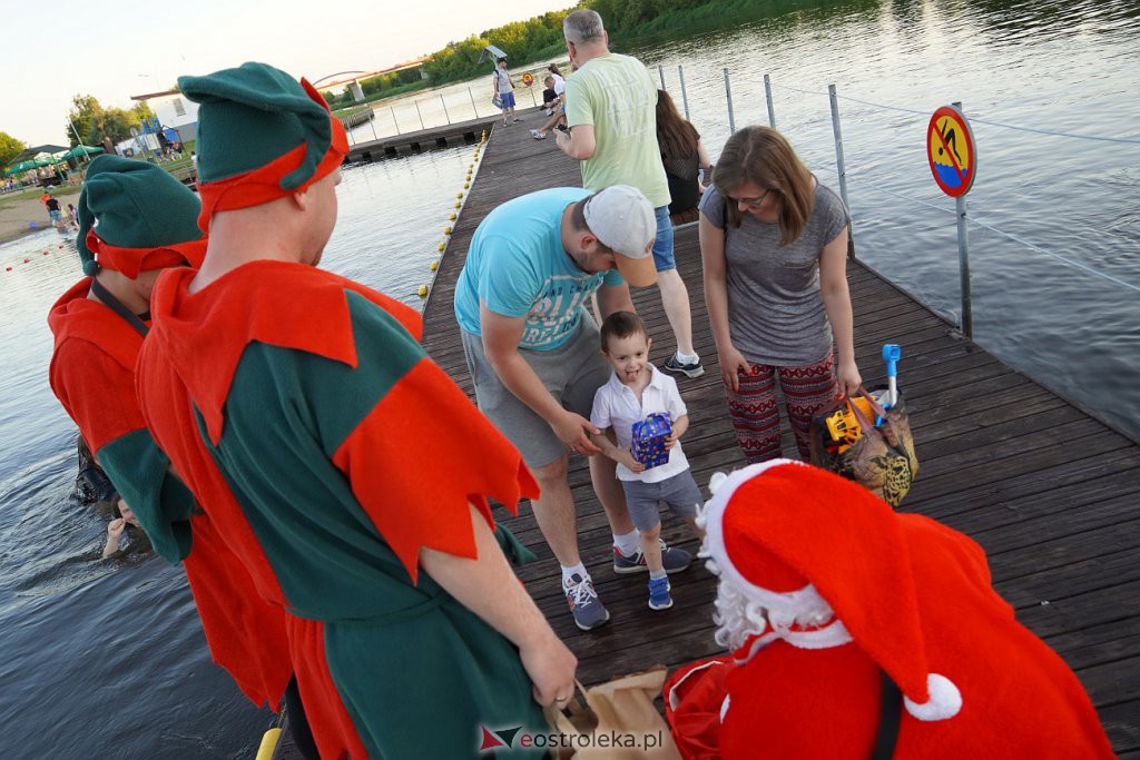 Pół roku do świąt - Święty Mikołaj na plaży w Ostrołęce [24.06.2022] - zdjęcie #44 - eOstroleka.pl