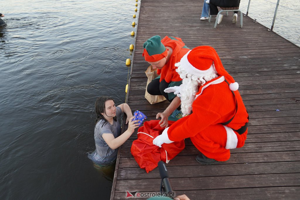 Pół roku do świąt - Święty Mikołaj na plaży w Ostrołęce [24.06.2022] - zdjęcie #56 - eOstroleka.pl