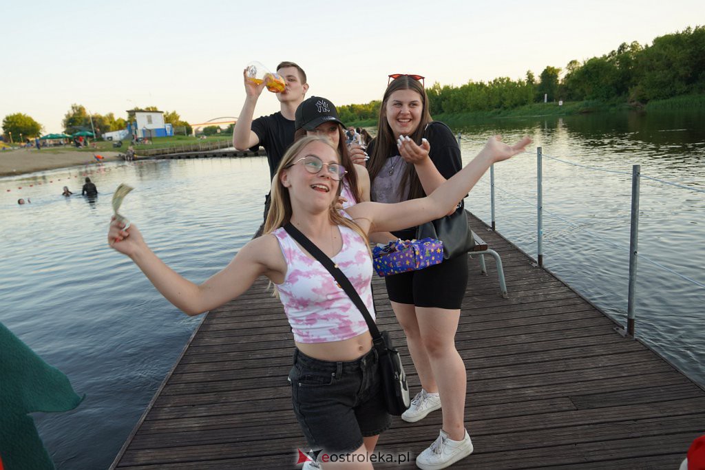 Pół roku do świąt - Święty Mikołaj na plaży w Ostrołęce [24.06.2022] - zdjęcie #30 - eOstroleka.pl