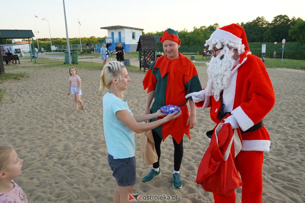 Pół roku do świąt - Święty Mikołaj na plaży w Ostrołęce [24.06.2022] - zdjęcie #76 - eOstroleka.pl