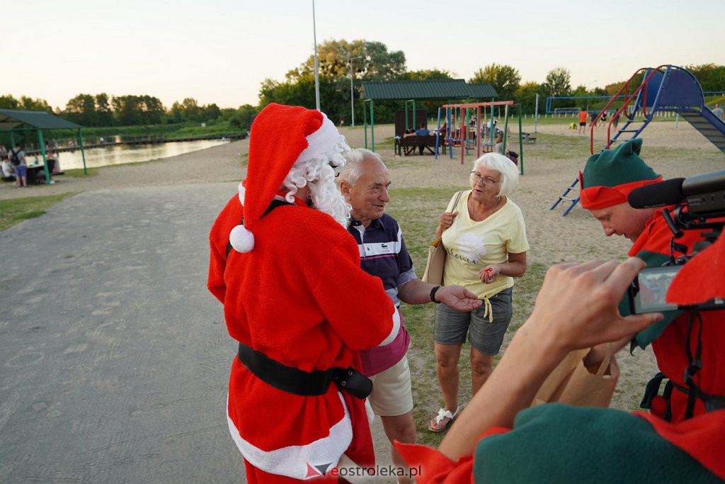 Pół roku do świąt - Święty Mikołaj na plaży w Ostrołęce [24.06.2022] - zdjęcie #8 - eOstroleka.pl