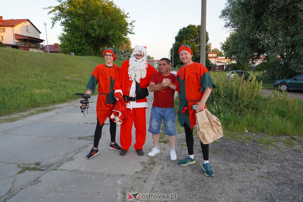 Pół roku do świąt - Święty Mikołaj na plaży w Ostrołęce [24.06.2022] - zdjęcie #2 - eOstroleka.pl