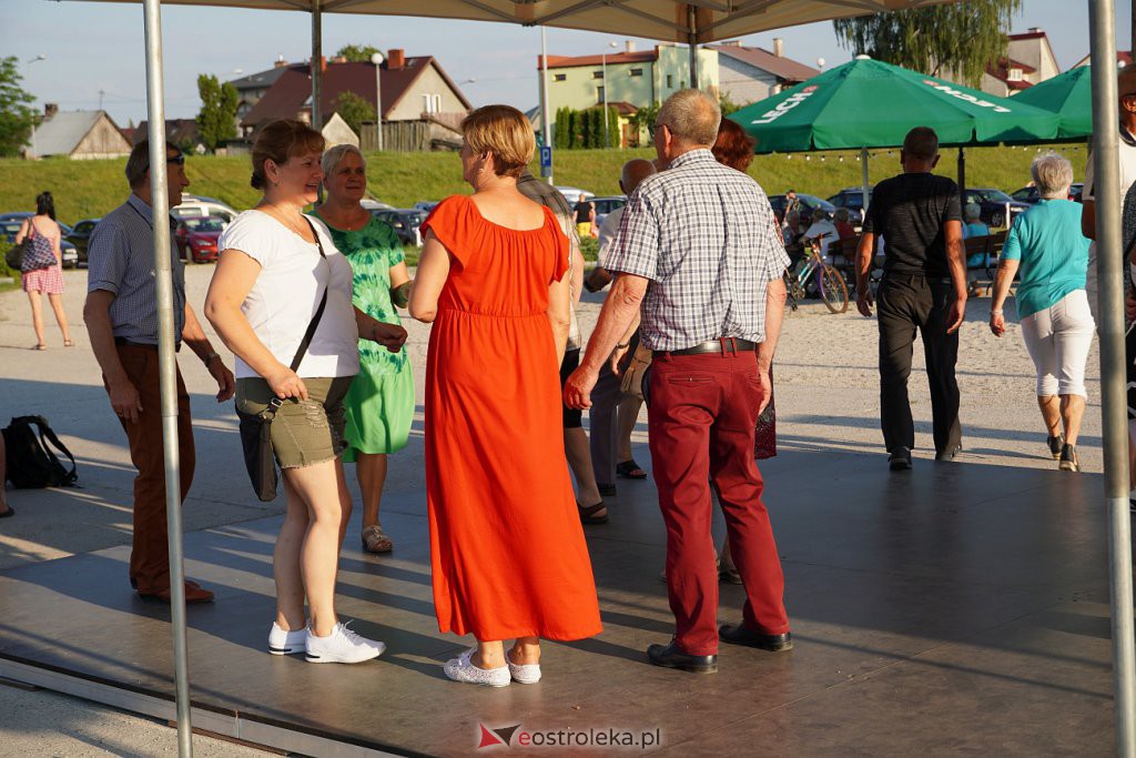 Potańcówka na plaży miejskiej w Ostrołęce [26.06.2022] - zdjęcie #13 - eOstroleka.pl