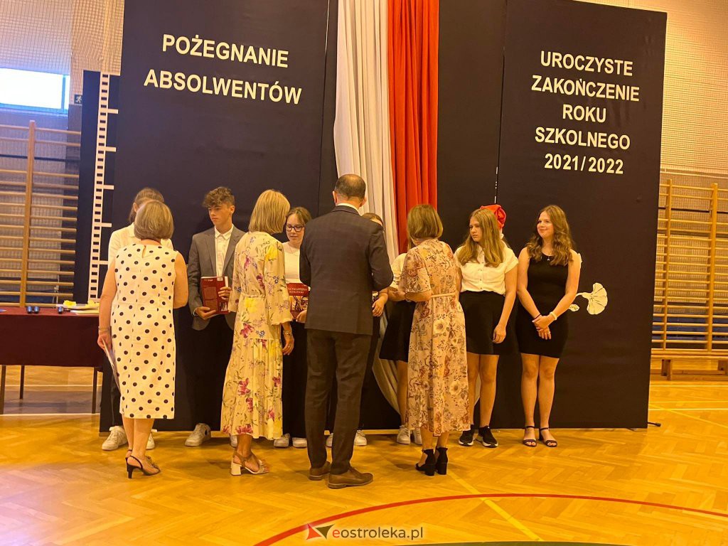 Zakończenie roku szkolnego w SP 10 Ostrołęka [27.06.2022] - zdjęcie #28 - eOstroleka.pl