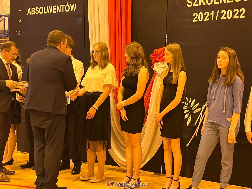 Zakończenie roku szkolnego w SP 10 Ostrołęka [27.06.2022] - zdjęcie #57 - eOstroleka.pl