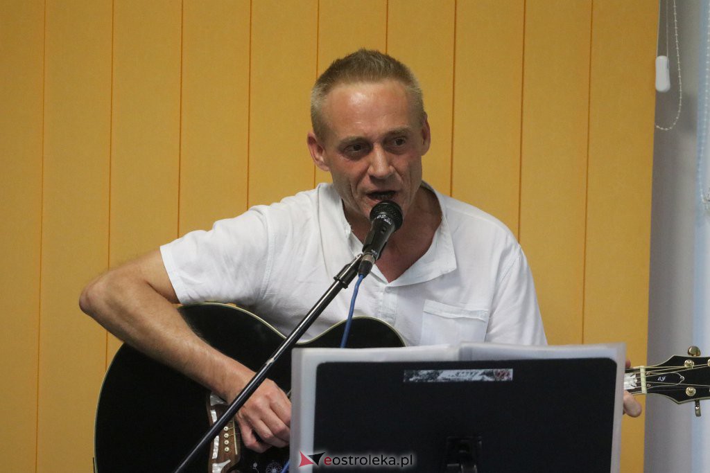 Wieczór autorski z Arkadiuszem Kruczykiem [28.06.2022] - zdjęcie #7 - eOstroleka.pl