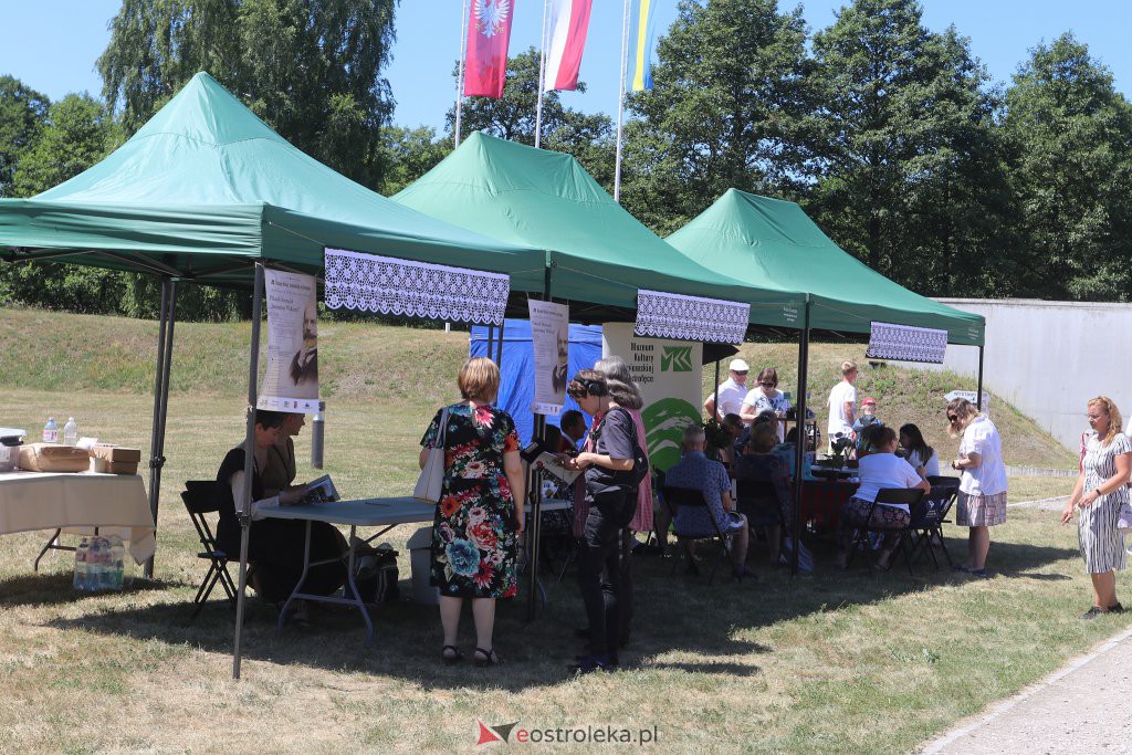 Piknik literacki na Fortach Bema [03.07.2022] - zdjęcie #21 - eOstroleka.pl