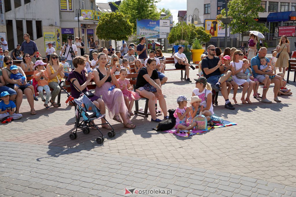 Godzin dla Rodziny: Spektakl dla dzieci Podróż za horyzont [3.07.2022] - zdjęcie #30 - eOstroleka.pl