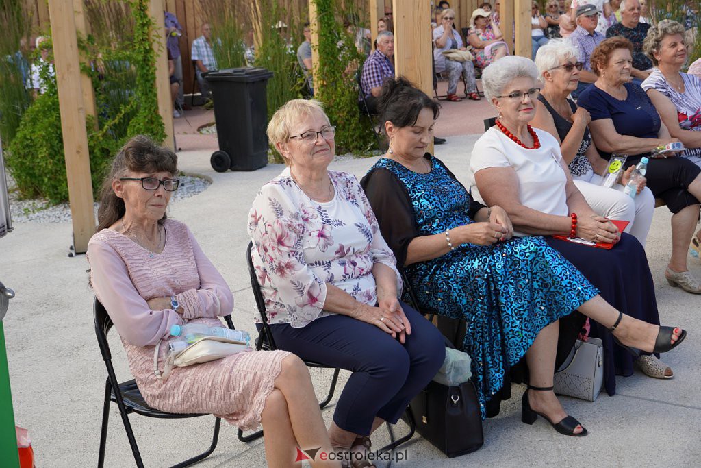 Muzyczne lato w tężni - Słuchacze Uniwersytetu Trzeciego Wieku, KGW Susk Nowy [03.07.2022] - zdjęcie #40 - eOstroleka.pl