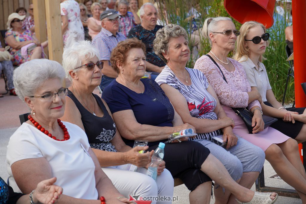 Muzyczne lato w tężni - Słuchacze Uniwersytetu Trzeciego Wieku, KGW Susk Nowy [03.07.2022] - zdjęcie #39 - eOstroleka.pl