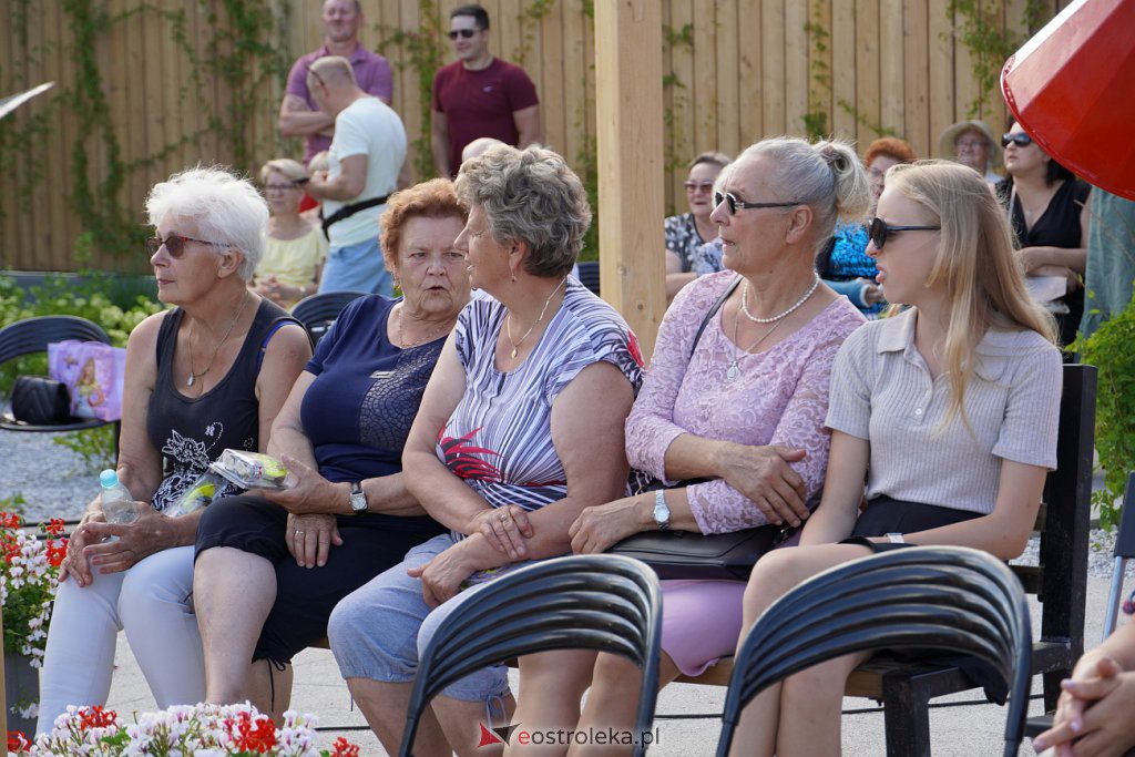 Muzyczne lato w tężni - Słuchacze Uniwersytetu Trzeciego Wieku, KGW Susk Nowy [03.07.2022] - zdjęcie #36 - eOstroleka.pl
