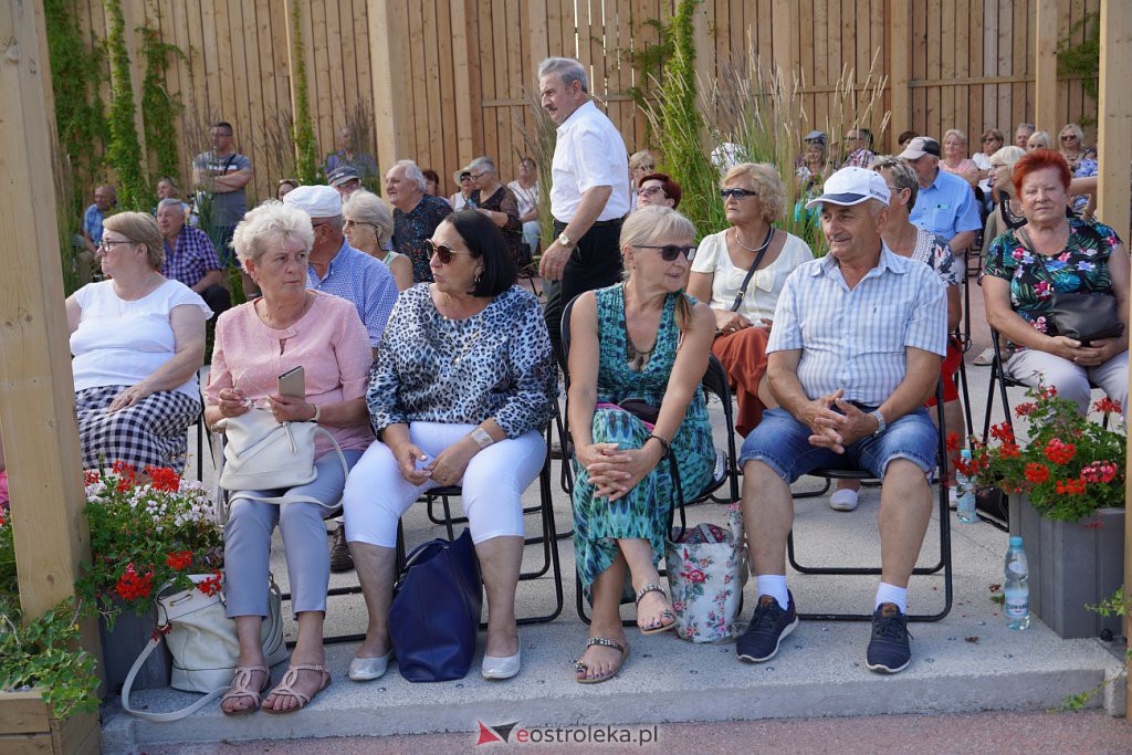 Muzyczne lato w tężni - Słuchacze Uniwersytetu Trzeciego Wieku, KGW Susk Nowy [03.07.2022] - zdjęcie #35 - eOstroleka.pl