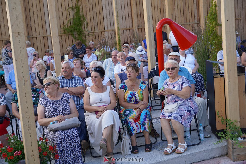 Muzyczne lato w tężni - Słuchacze Uniwersytetu Trzeciego Wieku, KGW Susk Nowy [03.07.2022] - zdjęcie #14 - eOstroleka.pl