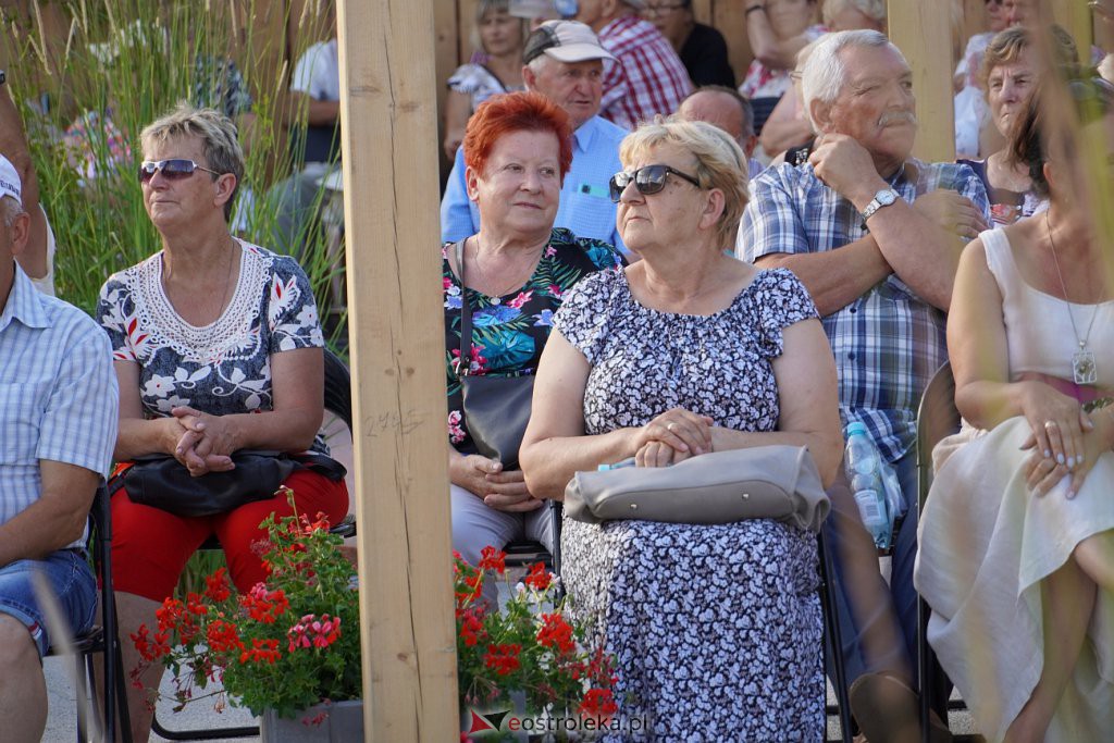 Muzyczne lato w tężni - Słuchacze Uniwersytetu Trzeciego Wieku, KGW Susk Nowy [03.07.2022] - zdjęcie #9 - eOstroleka.pl