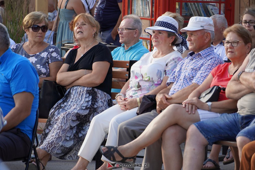 Muzyczne lato w tężni - Słuchacze Uniwersytetu Trzeciego Wieku, KGW Susk Nowy [03.07.2022] - zdjęcie #6 - eOstroleka.pl