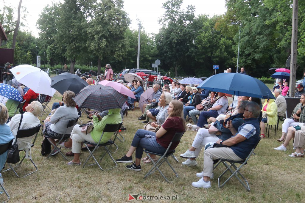 Spotkanie z Justyną Sieńczyłło [06.07.2022] - zdjęcie #25 - eOstroleka.pl