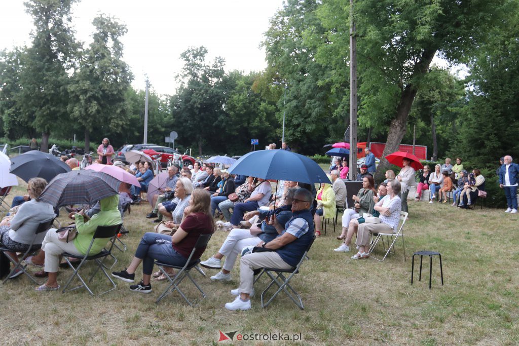 Spotkanie z Justyną Sieńczyłło [06.07.2022] - zdjęcie #24 - eOstroleka.pl