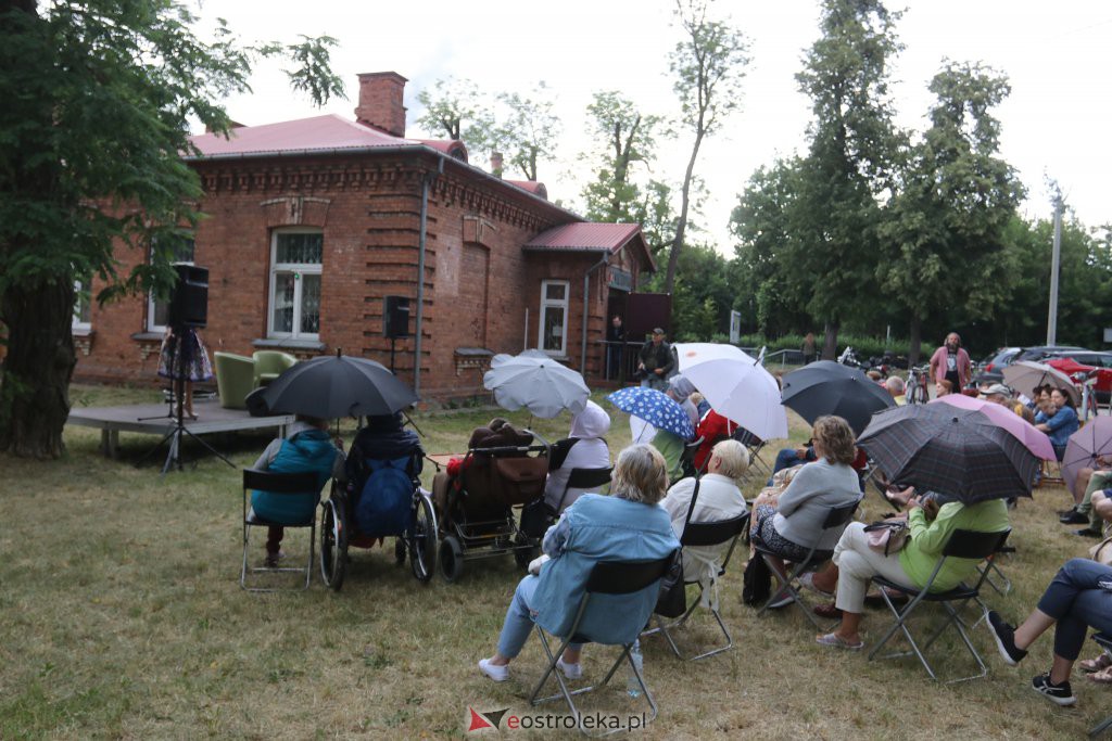 Spotkanie z Justyną Sieńczyłło [06.07.2022] - zdjęcie #22 - eOstroleka.pl