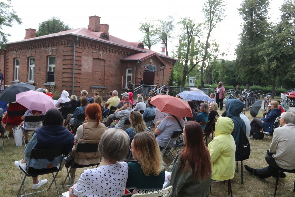 Spotkanie z Justyną Sieńczyłło [06.07.2022] - zdjęcie #20 - eOstroleka.pl