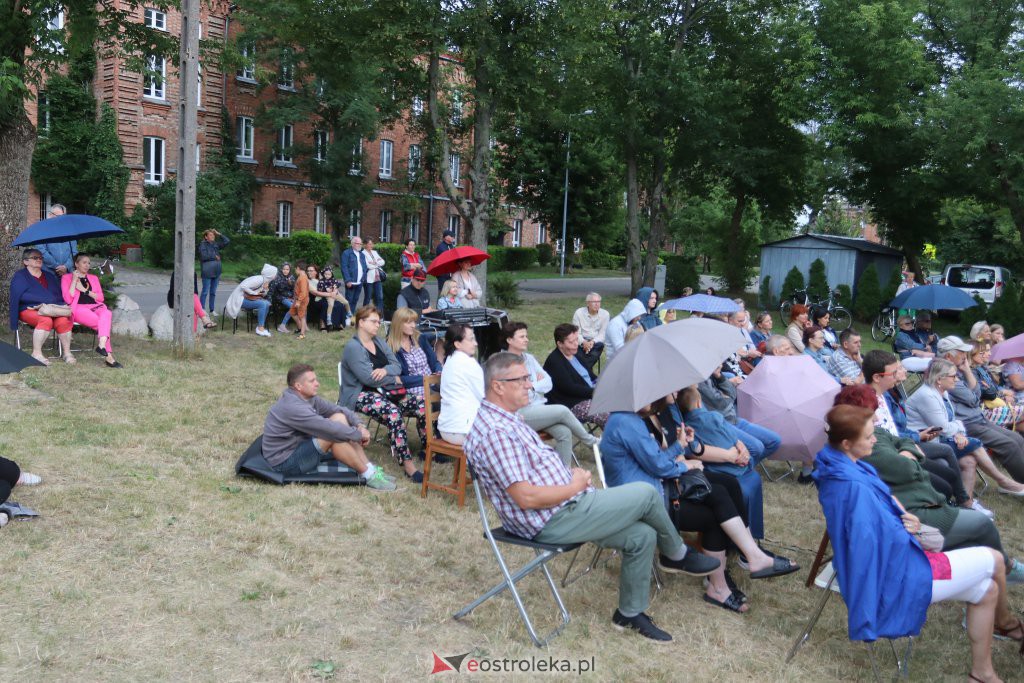 Spotkanie z Justyną Sieńczyłło [06.07.2022] - zdjęcie #16 - eOstroleka.pl