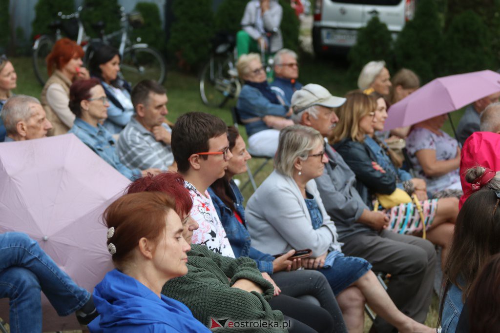 Spotkanie z Justyną Sieńczyłło [06.07.2022] - zdjęcie #12 - eOstroleka.pl