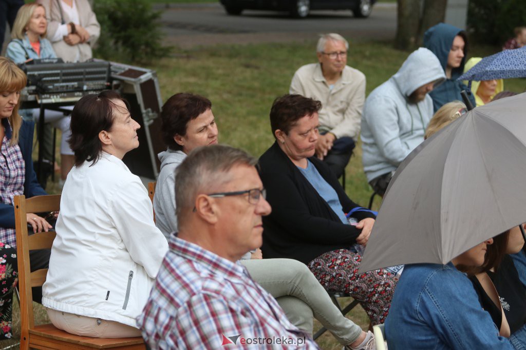 Spotkanie z Justyną Sieńczyłło [06.07.2022] - zdjęcie #11 - eOstroleka.pl