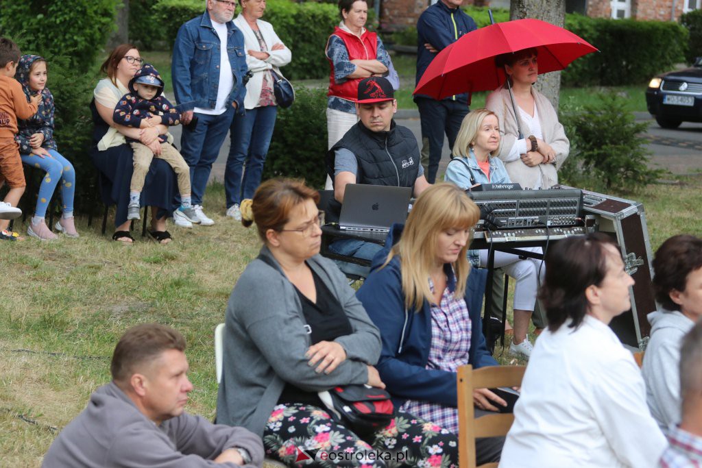 Spotkanie z Justyną Sieńczyłło [06.07.2022] - zdjęcie #10 - eOstroleka.pl
