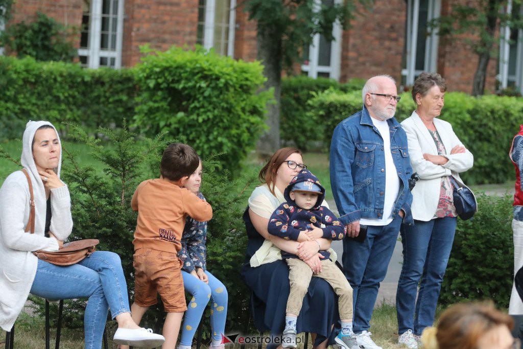 Spotkanie z Justyną Sieńczyłło [06.07.2022] - zdjęcie #9 - eOstroleka.pl